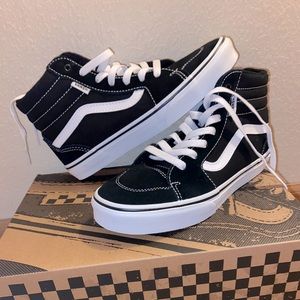 Boys Vans Sk8-Hi Shoes (Black/True White)
